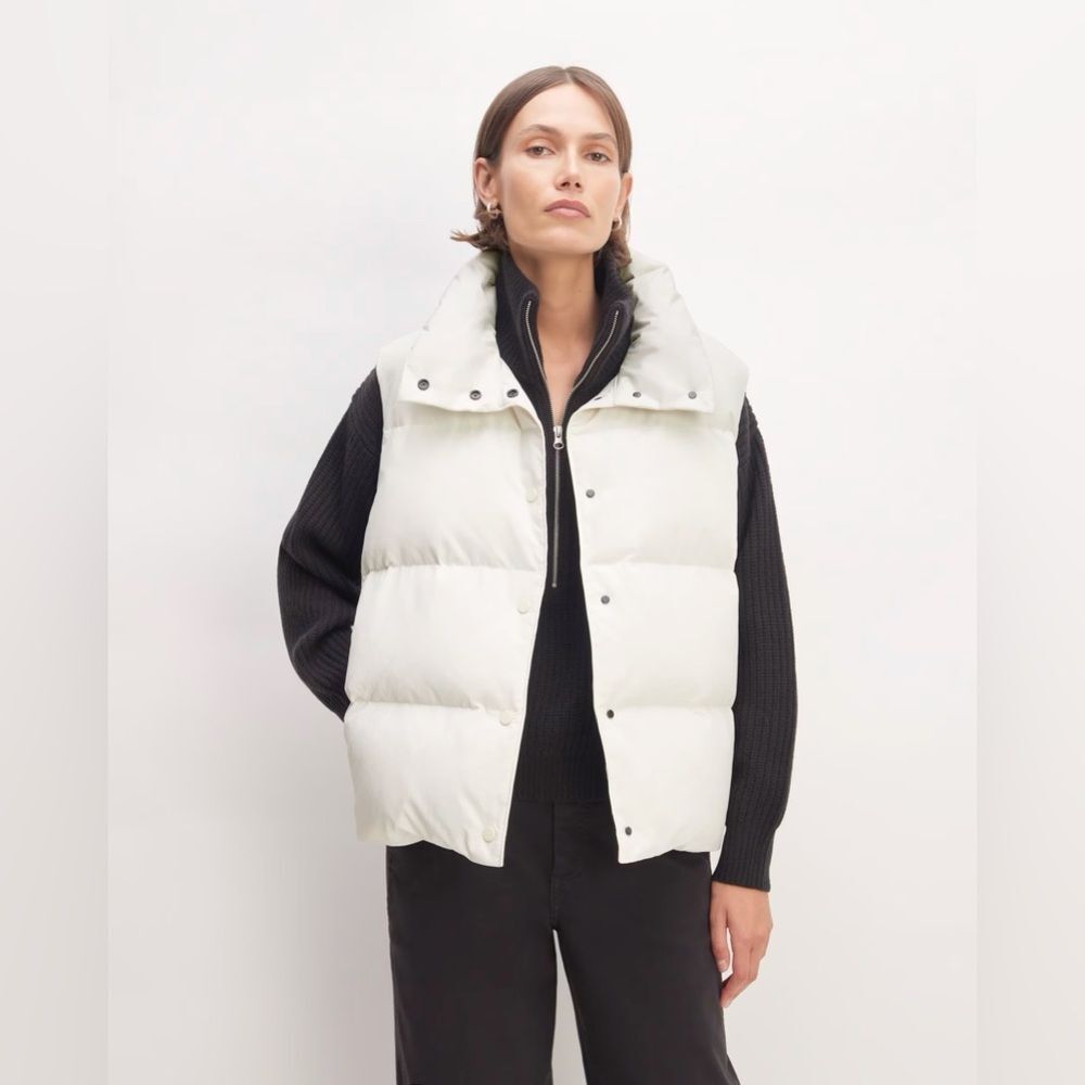 Everlane Puffer Vest in Cream White